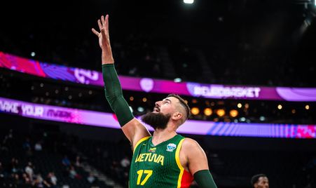 jonas valanciunas and tubelis led lithuania to big win over gb