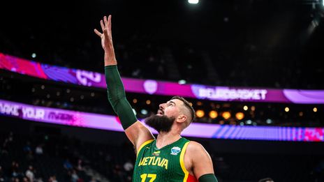 jonas valanciunas and tubelis led lithuania to big win over gb