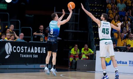 RS851207_J04 LLT-UNI Firmar acb Photo - Emilio Cobos