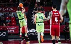 RS857739_J07 CAZ-UNI Firmar acb Photo - Esther Casas