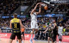 RS863167_J09 LLT-RMB Firmar acb Photo - Emilio Cobos