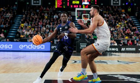 RS870821_J15 SBB-UCM Firmar acb Photo - Aitor Arrizabalaga