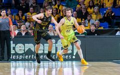 RS871030_J15 LLT-HIO Firmar acb Photo - Emilio Cobos