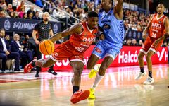 RS870998_J15 BAX-BRE Firmar acb Photo - Joaquin Alberch