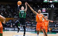 RS881816_J19 JOV-VBC Firmar acb Photo - David Grau