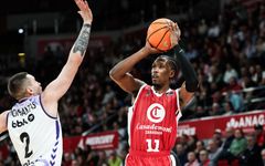 RS881626_J28 CAZ-SBB Firmar acb Photo - Esther Casas