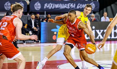 RS891055_J21 BAX-LLT Firmar acb Photo - Joaquin Alberch